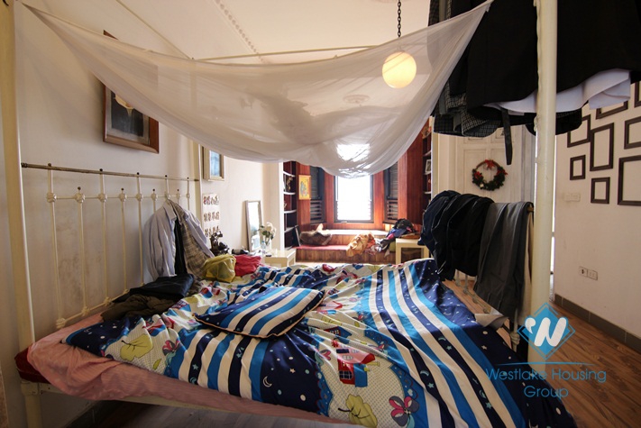Lakeside colonial villa with lots of characters for rent in Tay Ho